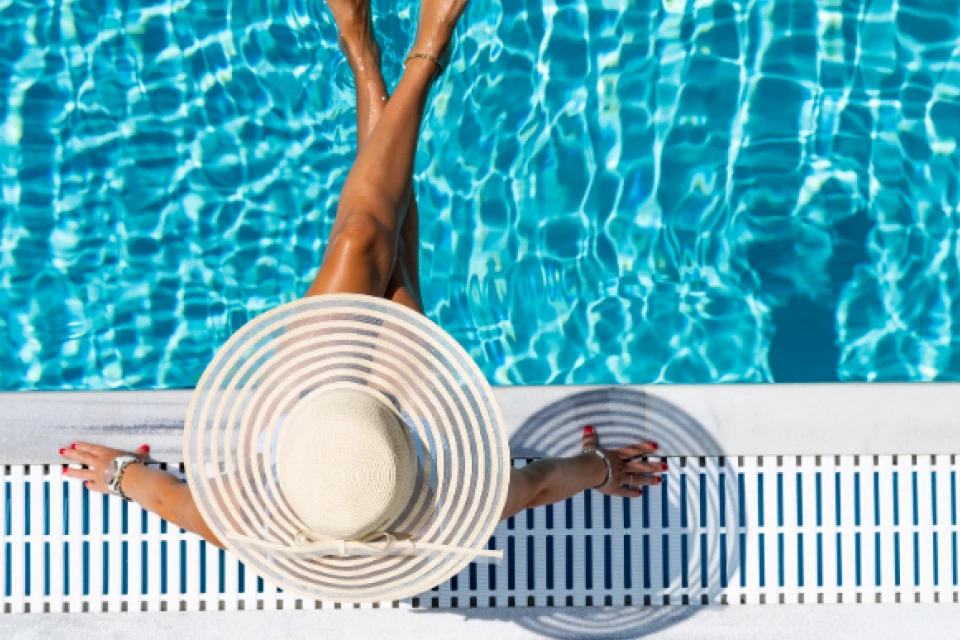 POOL SAFETY CERTIFICATES AND BUYING OR SELLING PROPERTY